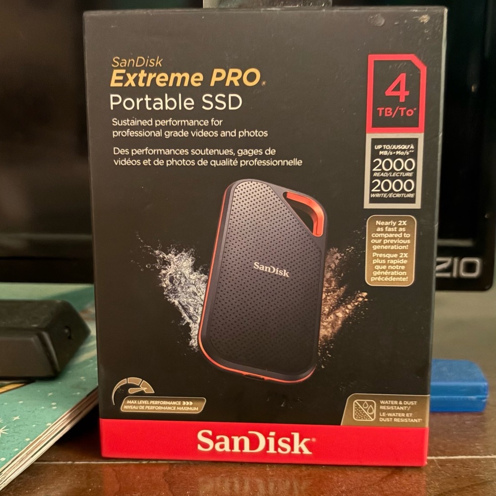 SanDisc Extreme Portable Pro Black and Red SSD 4TB